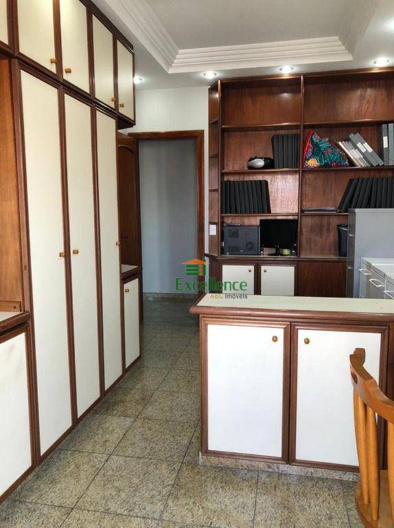 Apartamento à venda com 4 quartos, 228m² - Foto 13