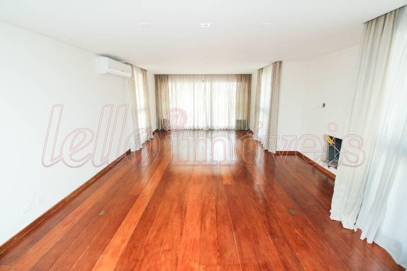 Apartamento à venda com 4 quartos, 215m² - Foto 1