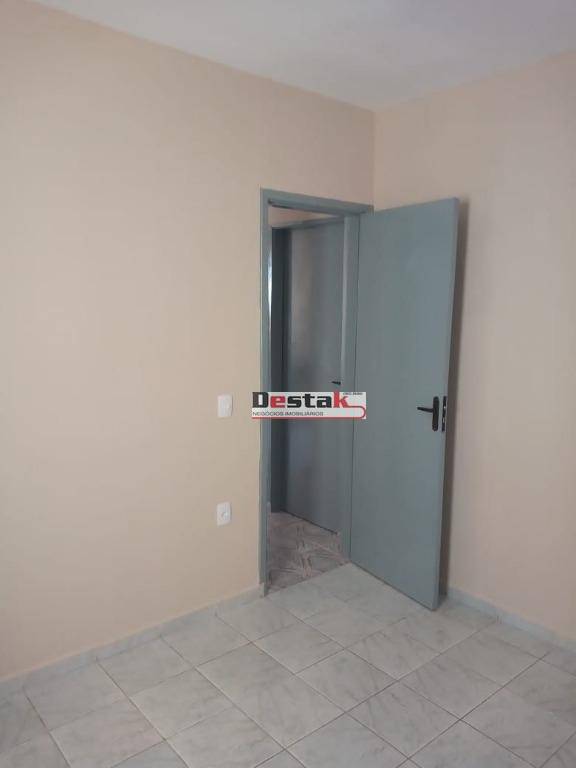 Apartamento à venda com 2 quartos, 68m² - Foto 10