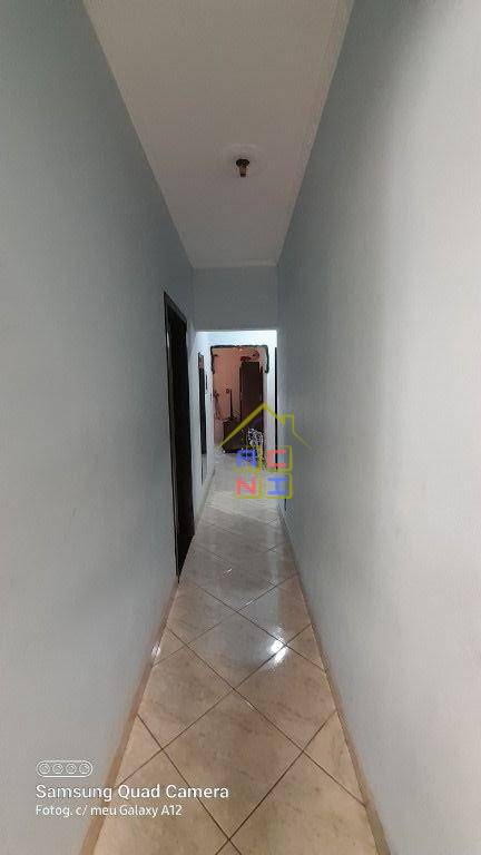 Casa à venda com 5 quartos, 200m² - Foto 15