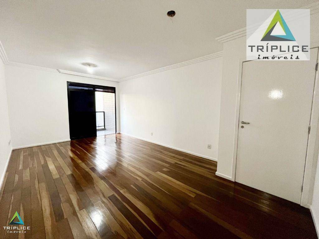 Apartamento à venda com 3 quartos, 153m² - Foto 2