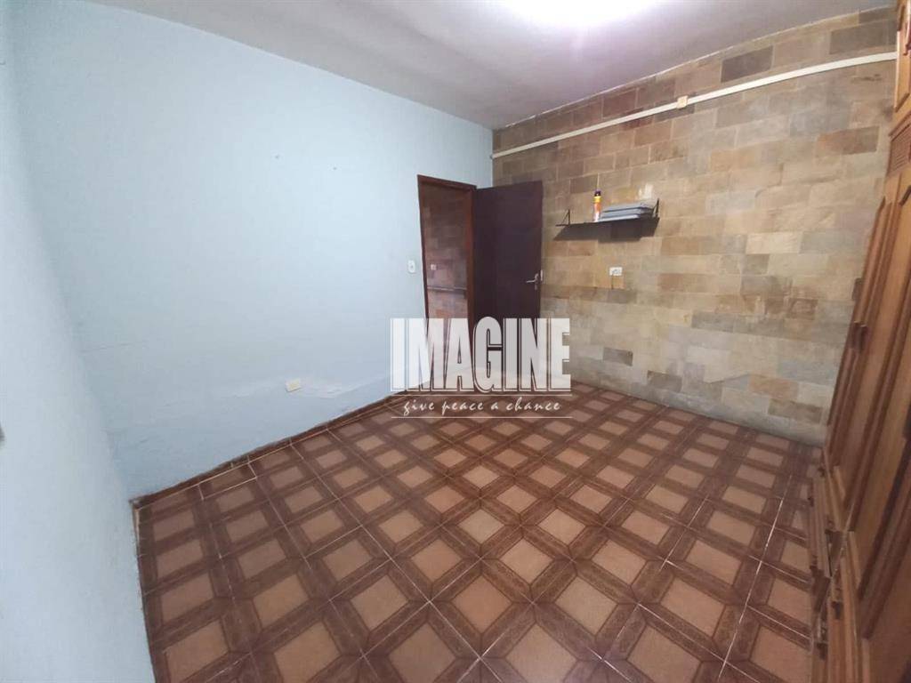 Casa à venda com 2 quartos, 80m² - Foto 4