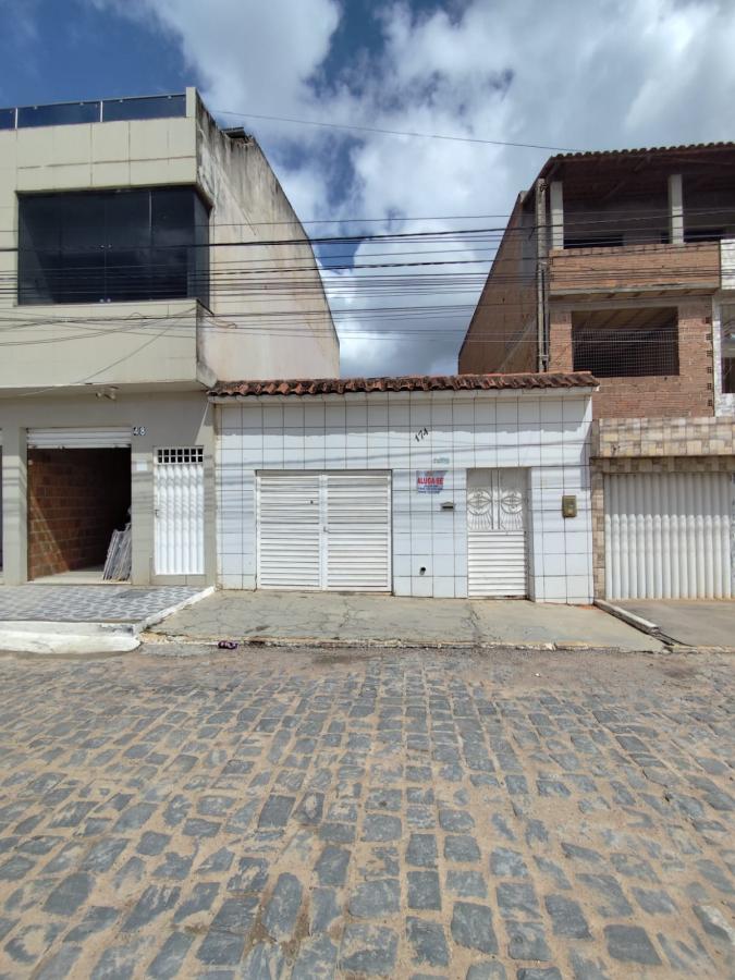 Casa para alugar com 3 quartos, 120m² - Foto 1