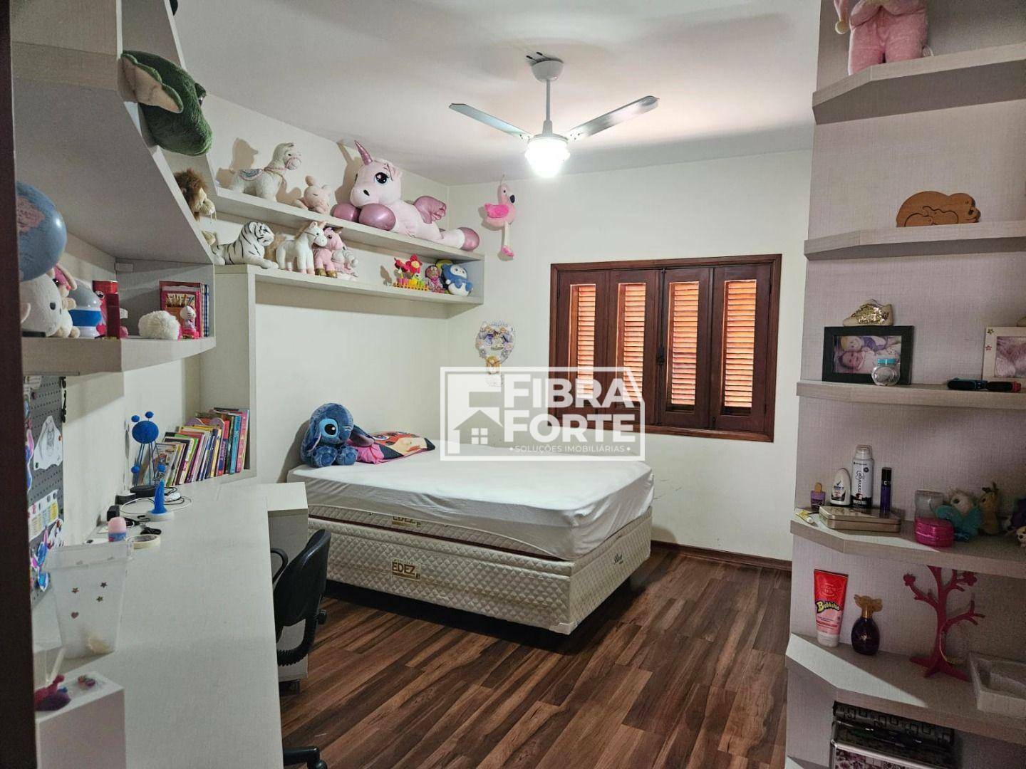 Casa à venda com 3 quartos, 333m² - Foto 17