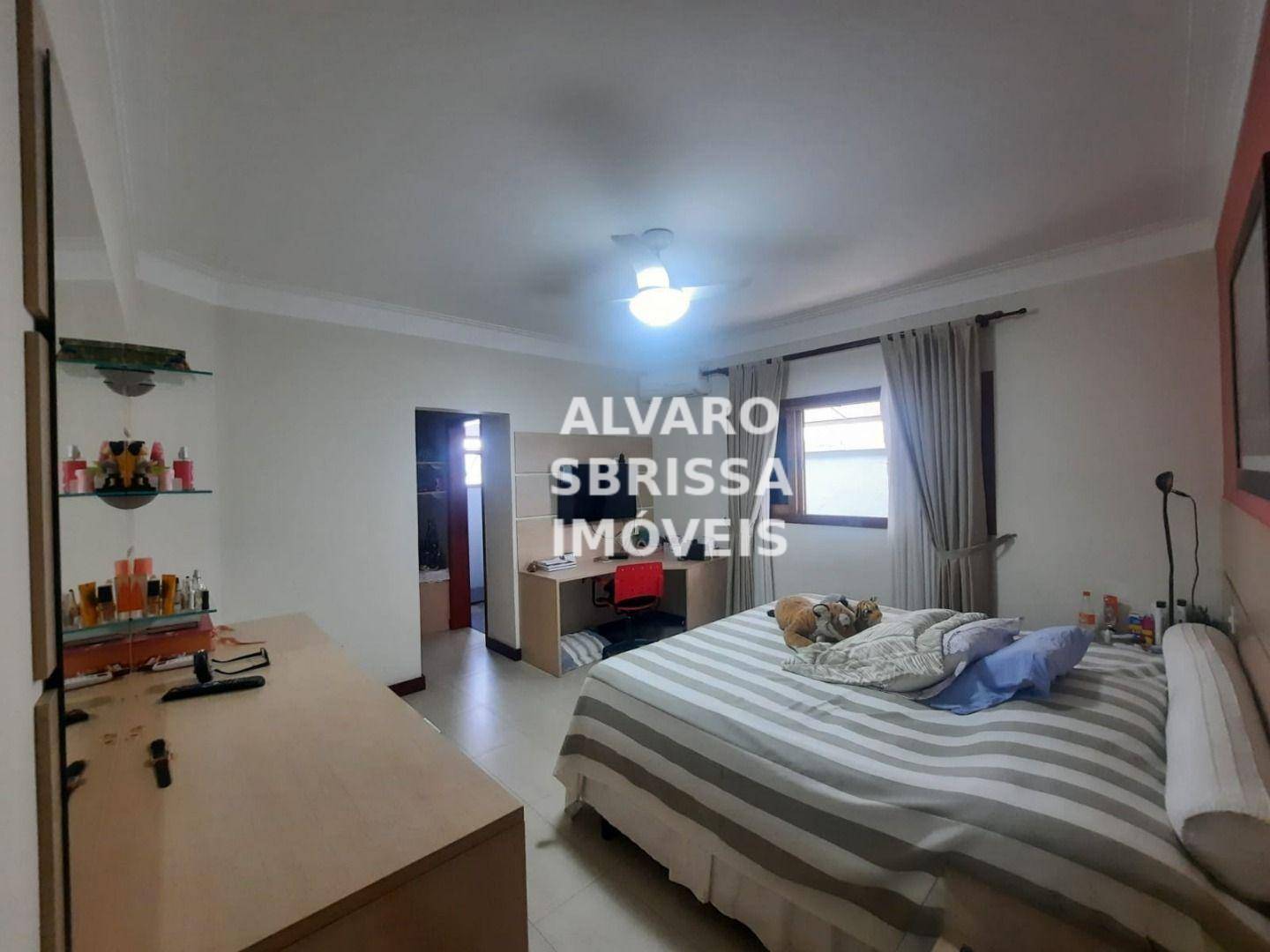 Casa de Condomínio à venda com 4 quartos, 340m² - Foto 15