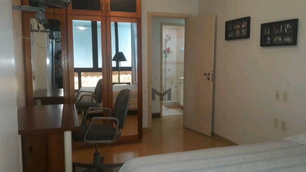 Apartamento à venda com 4 quartos, 217m² - Foto 11