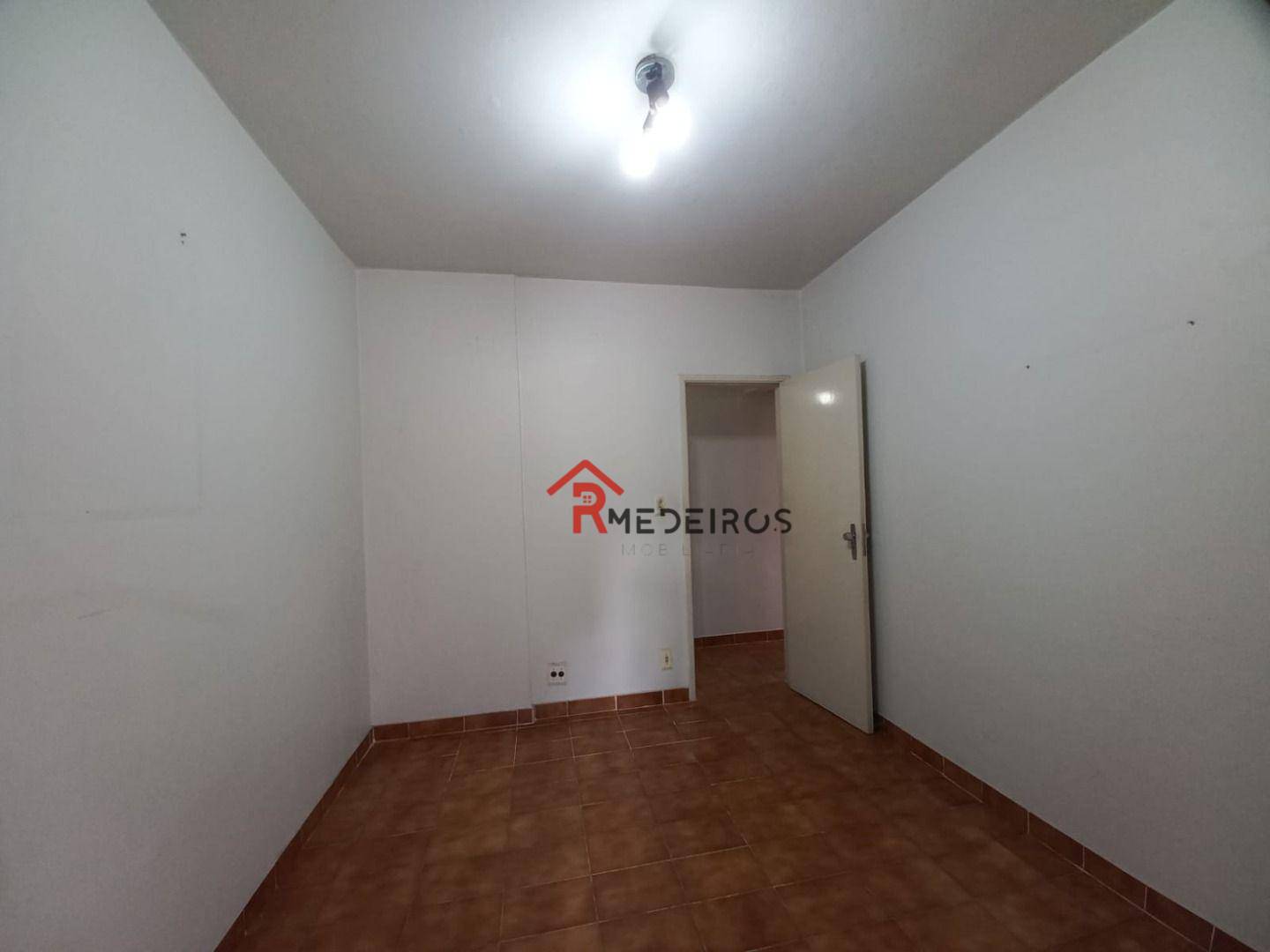 Apartamento à venda com 2 quartos, 77m² - Foto 11