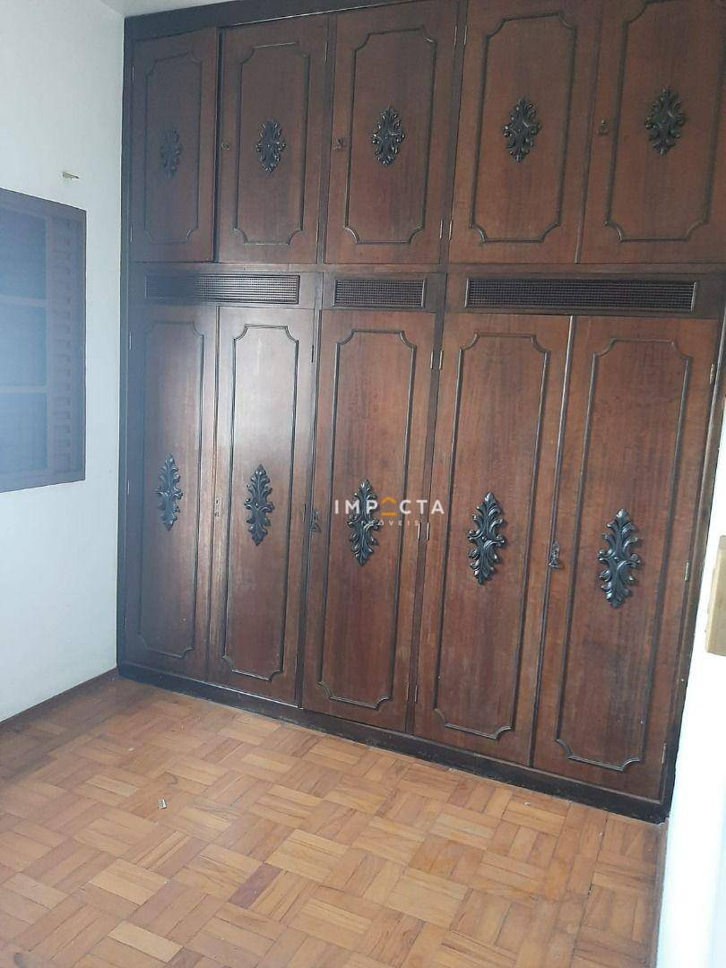 Casa à venda com 3 quartos, 210m² - Foto 8