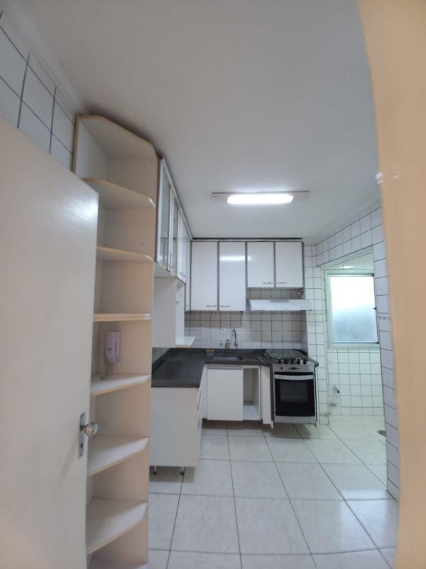 Apartamento à venda com 2 quartos, 64m² - Foto 4