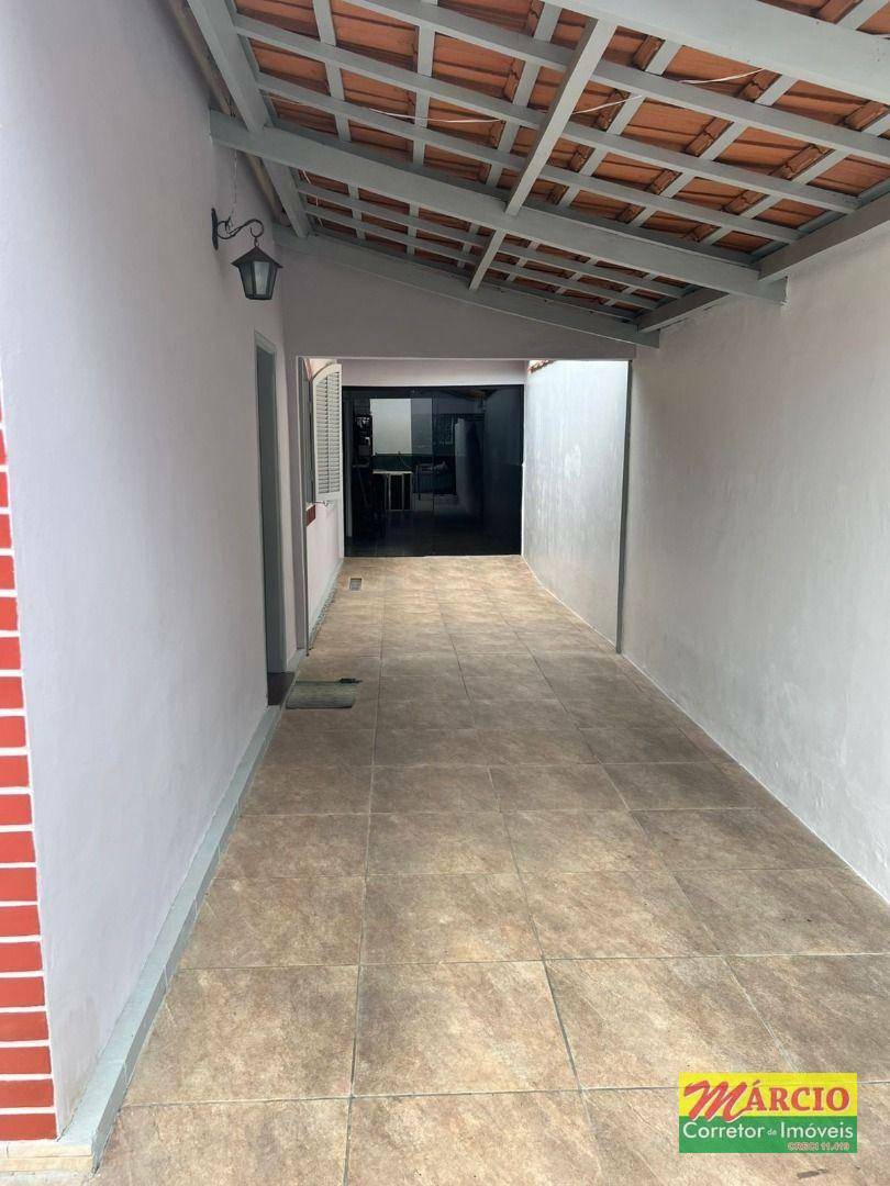 Casa à venda com 4 quartos, 148m² - Foto 2