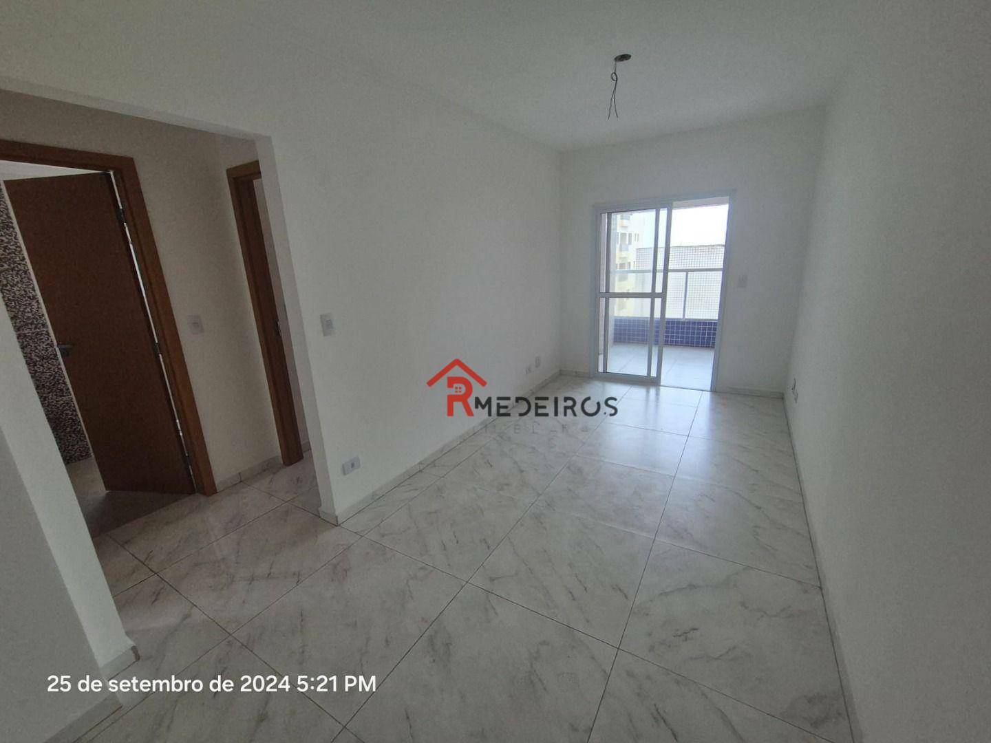 Apartamento à venda com 2 quartos, 65m² - Foto 3