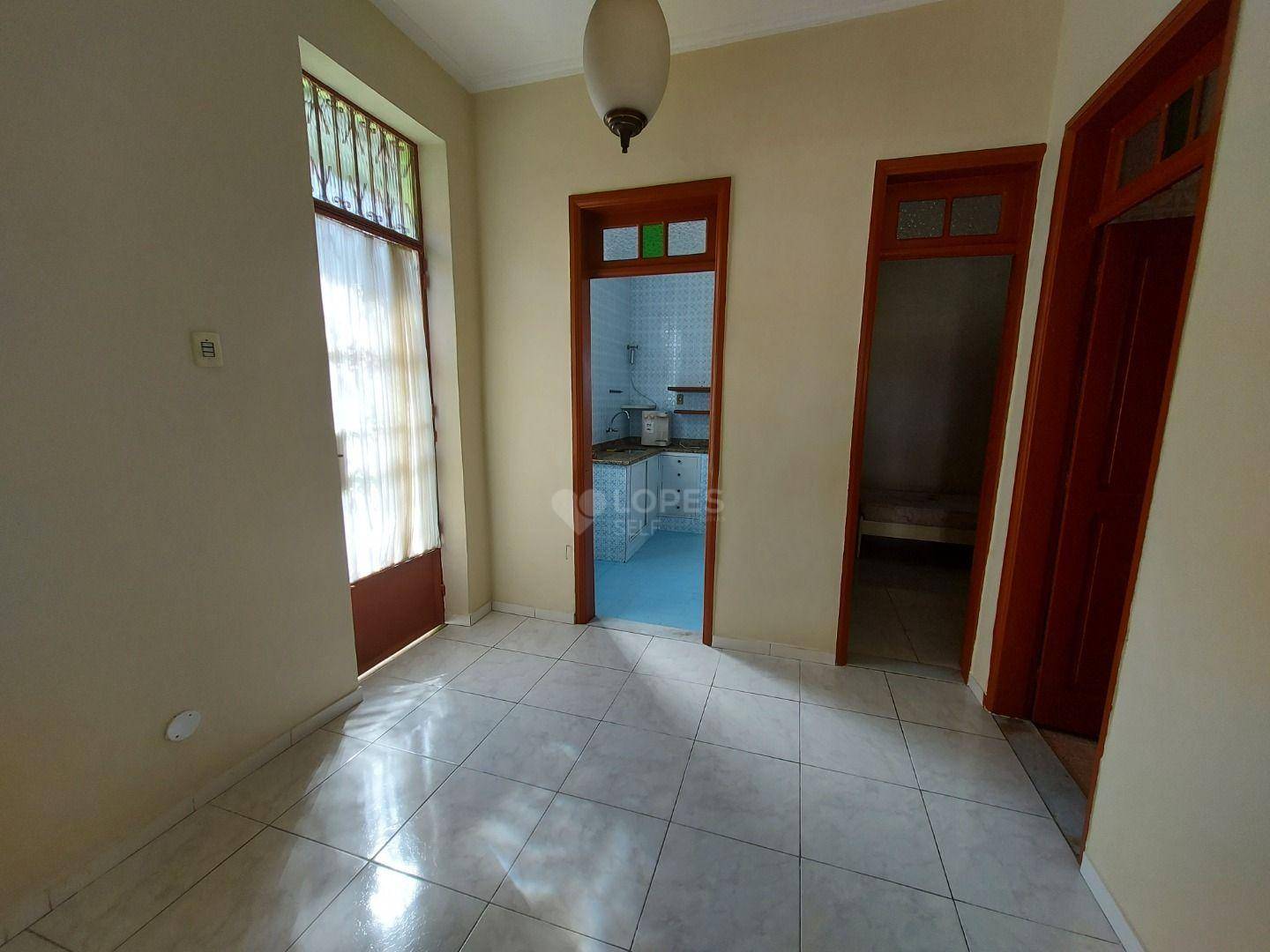 Casa à venda com 4 quartos, 250m² - Foto 16