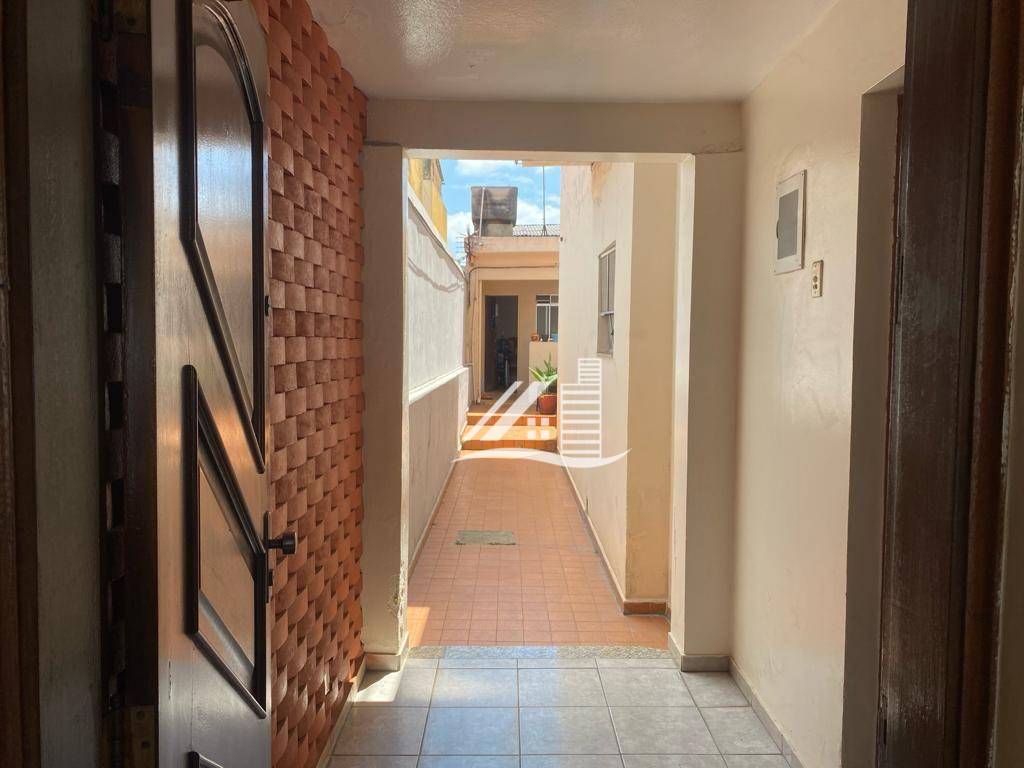 Casa à venda com 5 quartos, 236m² - Foto 5