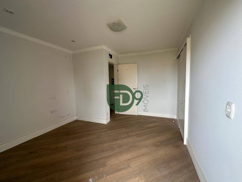 Apartamento à venda com 3 quartos, 210m² - Foto 11