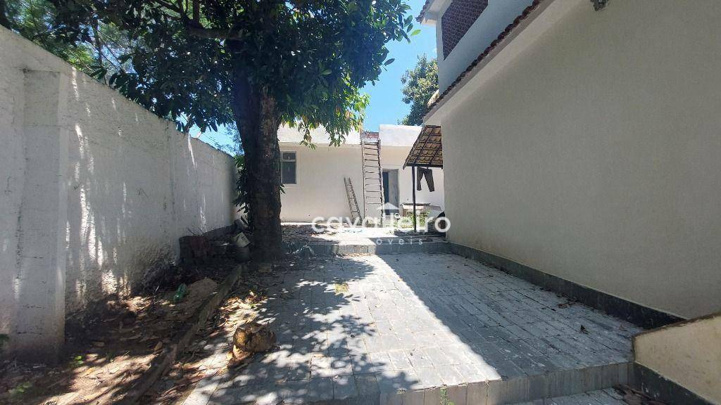 Casa à venda com 4 quartos, 200m² - Foto 4