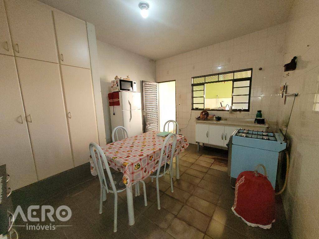 Casa à venda com 2 quartos, 103m² - Foto 10