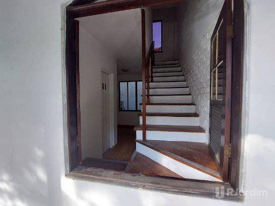 Casa para alugar com 5 quartos, 185m² - Foto 7