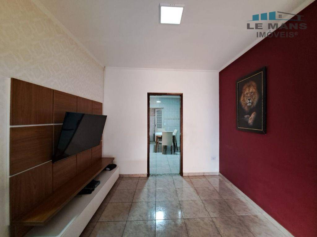 Casa à venda com 3 quartos, 105m² - Foto 1