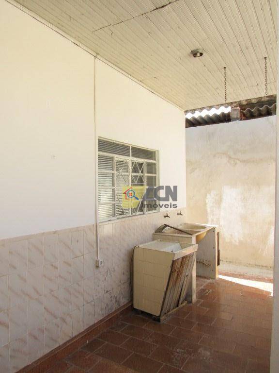 Casa para alugar com 4 quartos, 182m² - Foto 24