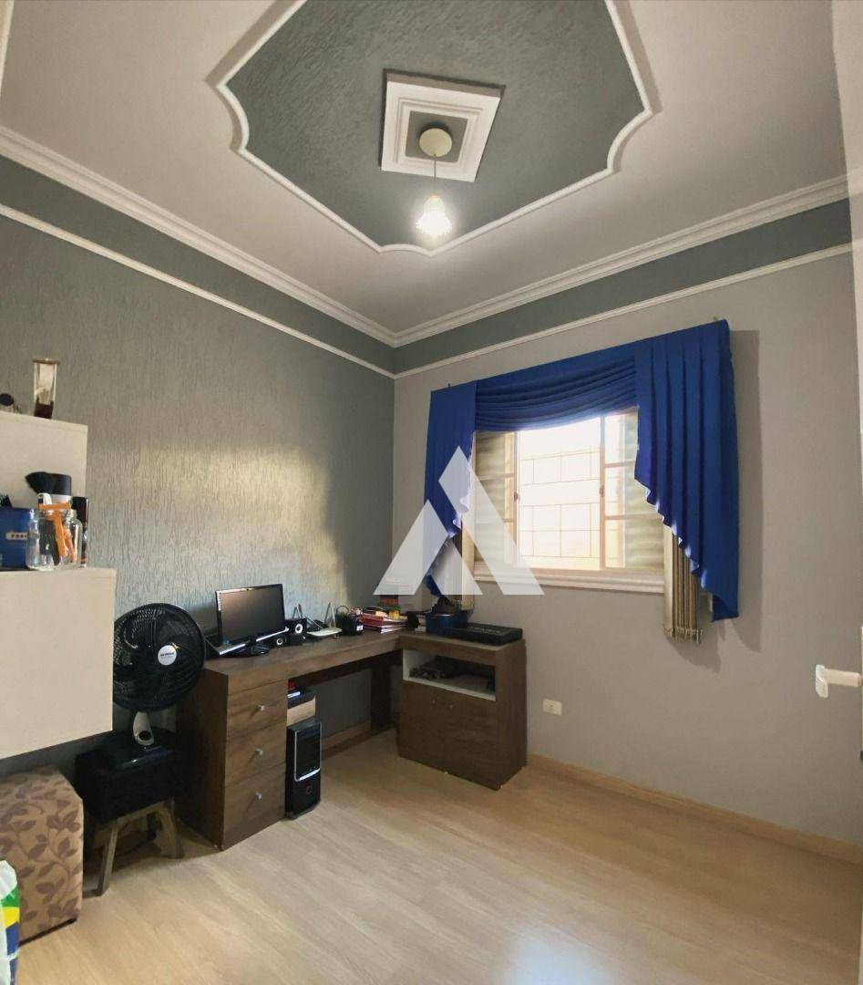 Casa à venda com 4 quartos, 210m² - Foto 5