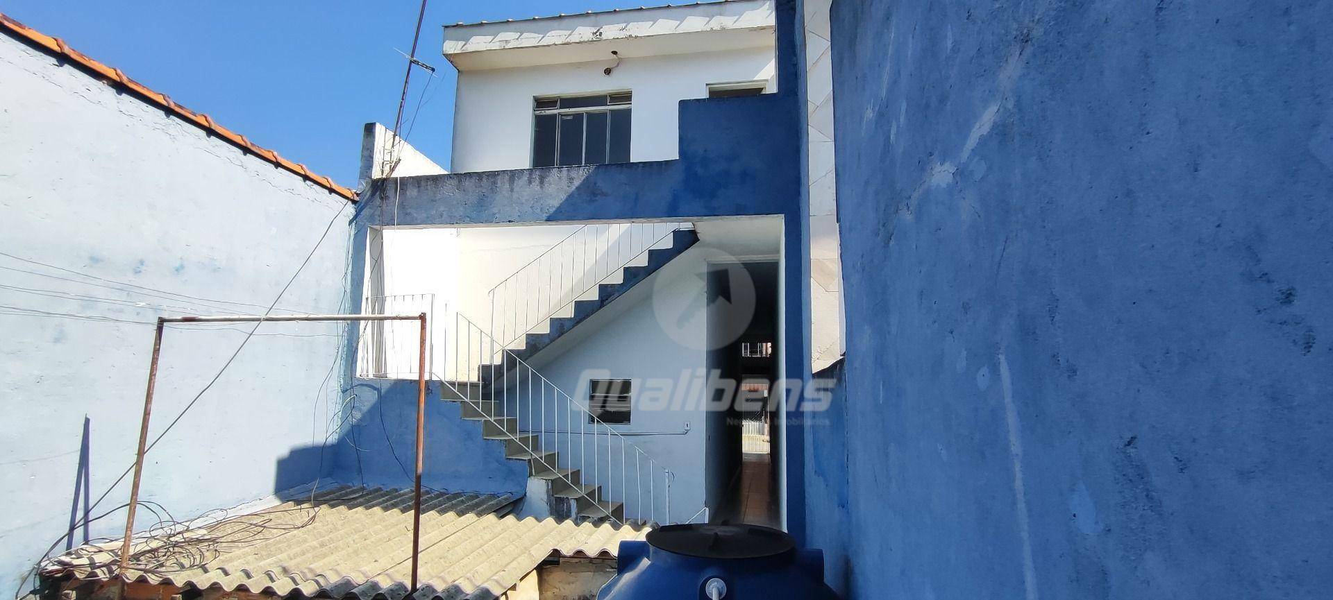 Sobrado à venda com 4 quartos, 200m² - Foto 1