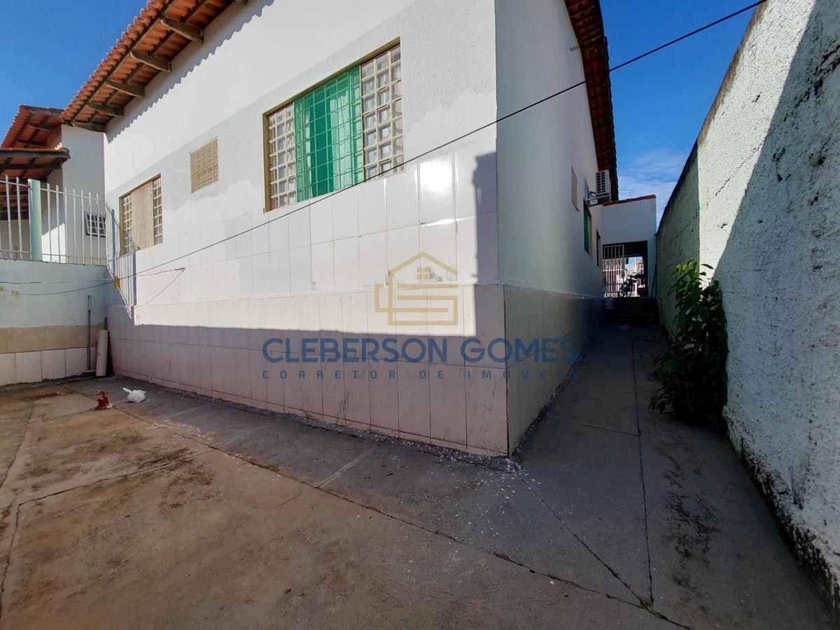 Casa à venda com 3 quartos, 250m² - Foto 14