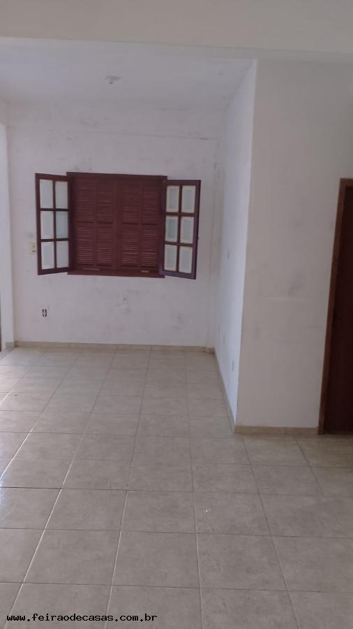 Casa à venda com 4 quartos, 203m² - Foto 3