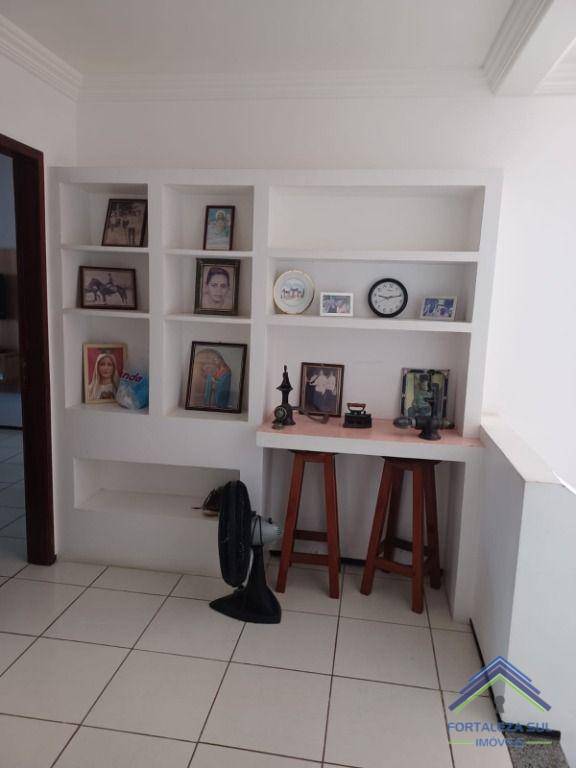 Casa à venda com 4 quartos, 302m² - Foto 18