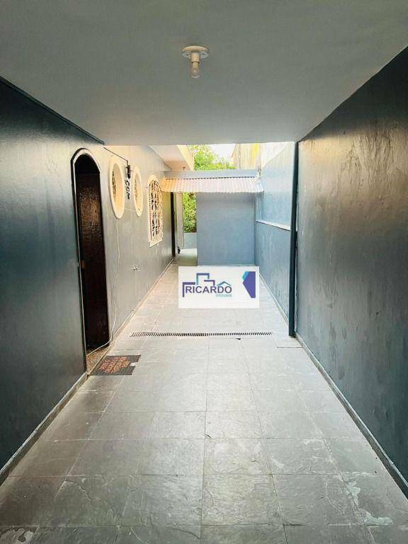 Casa à venda com 3 quartos, 300m² - Foto 17