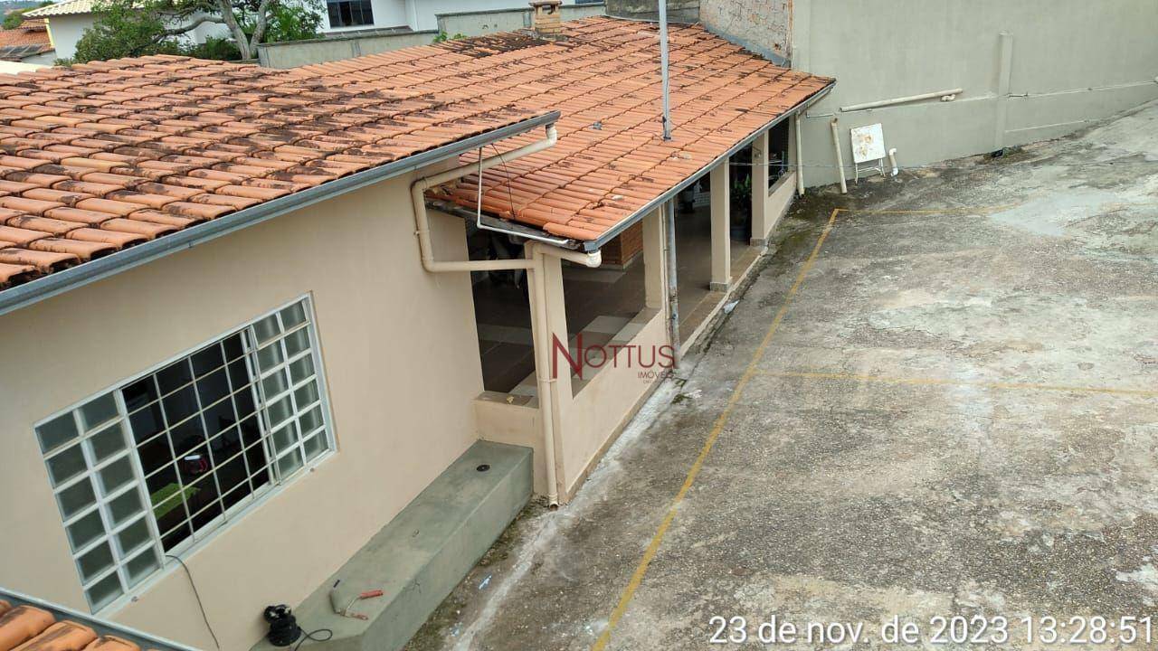 Casa à venda com 3 quartos, 450m² - Foto 17