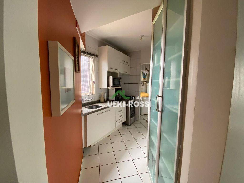 Apartamento à venda com 3 quartos, 96m² - Foto 4