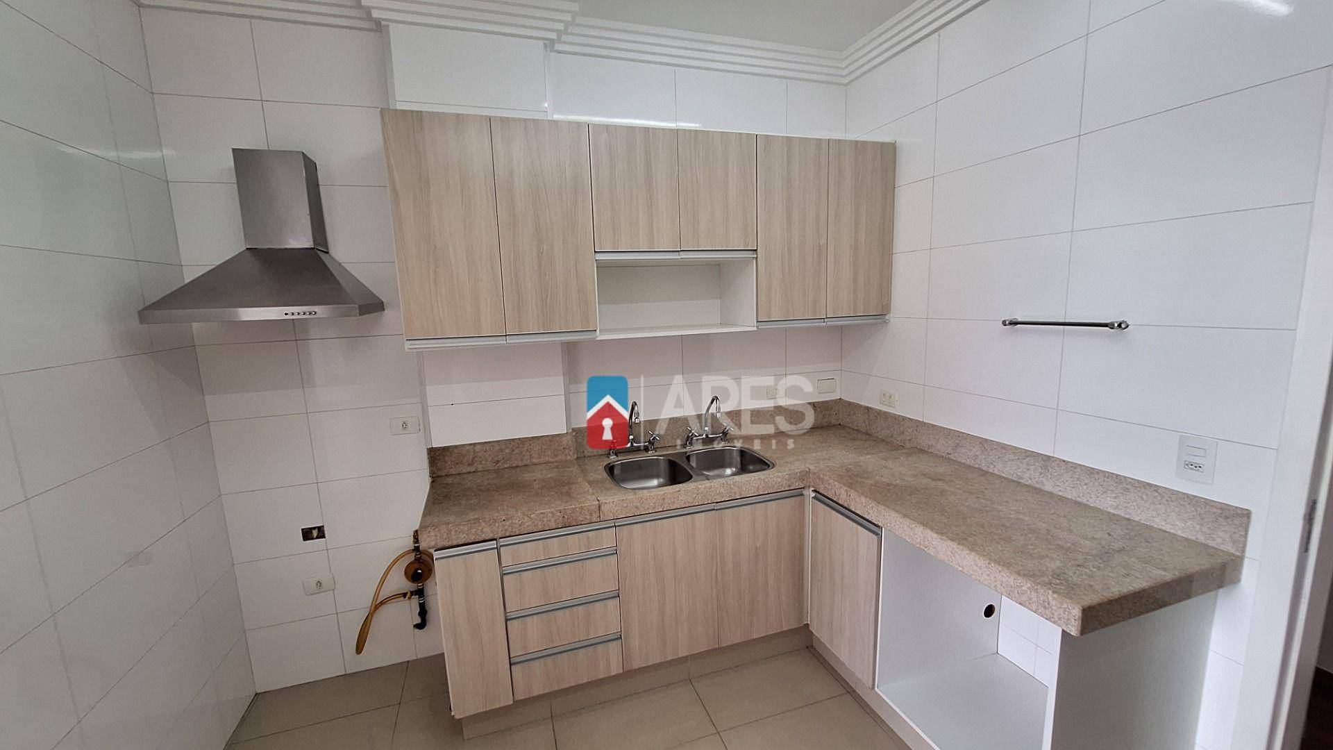 Apartamento para alugar com 3 quartos, 110m² - Foto 2