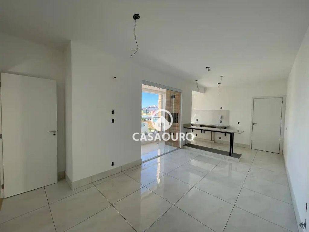 Apartamento à venda com 3 quartos, 68m² - Foto 1