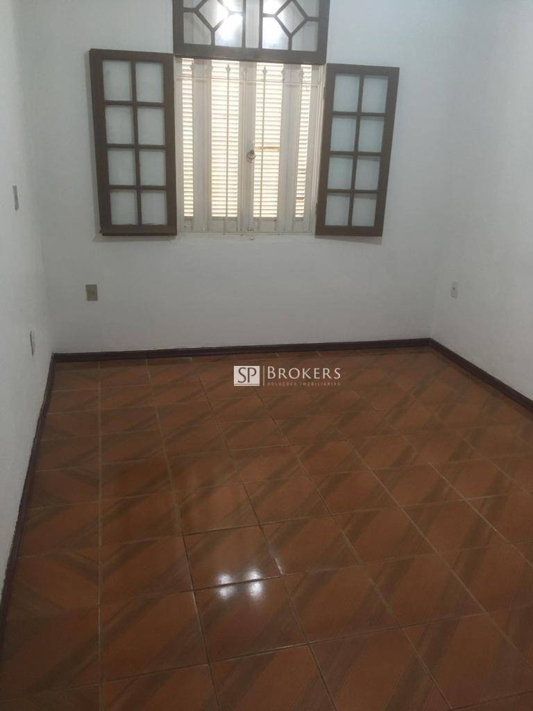 Casa para alugar com 5 quartos, 180m² - Foto 9