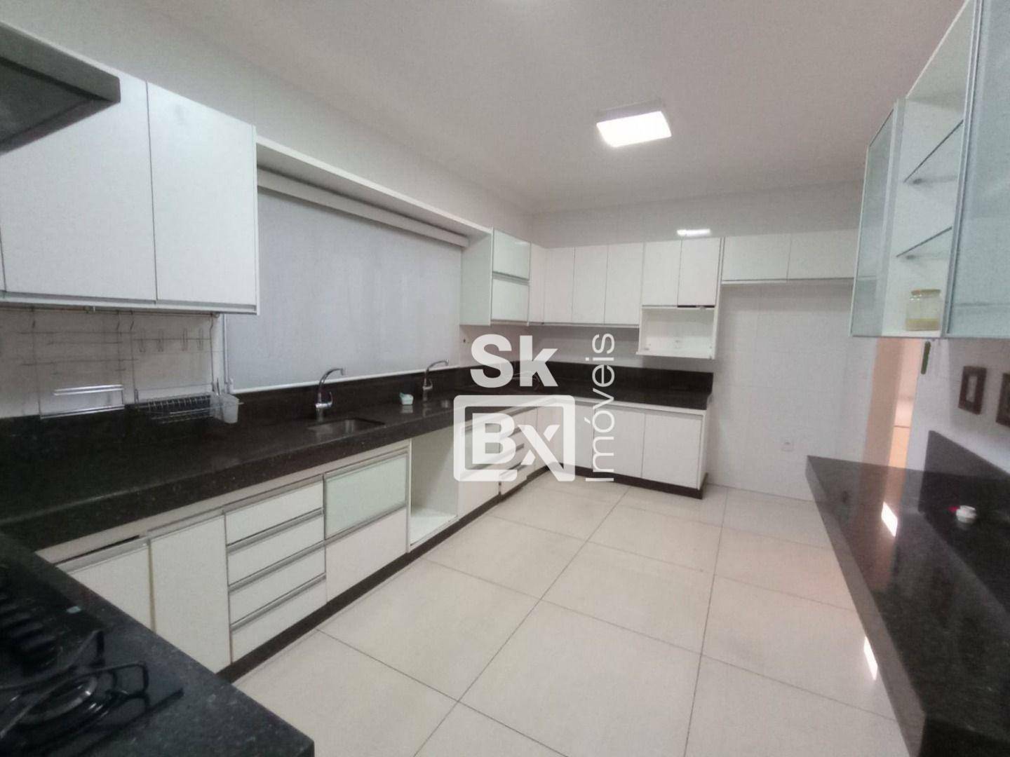 Casa à venda com 4 quartos, 396m² - Foto 8