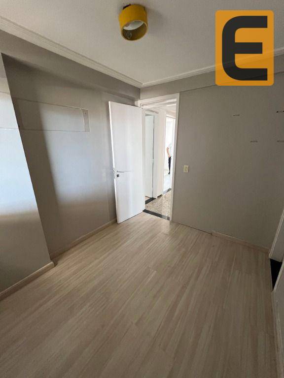 Apartamento à venda com 3 quartos, 128m² - Foto 9