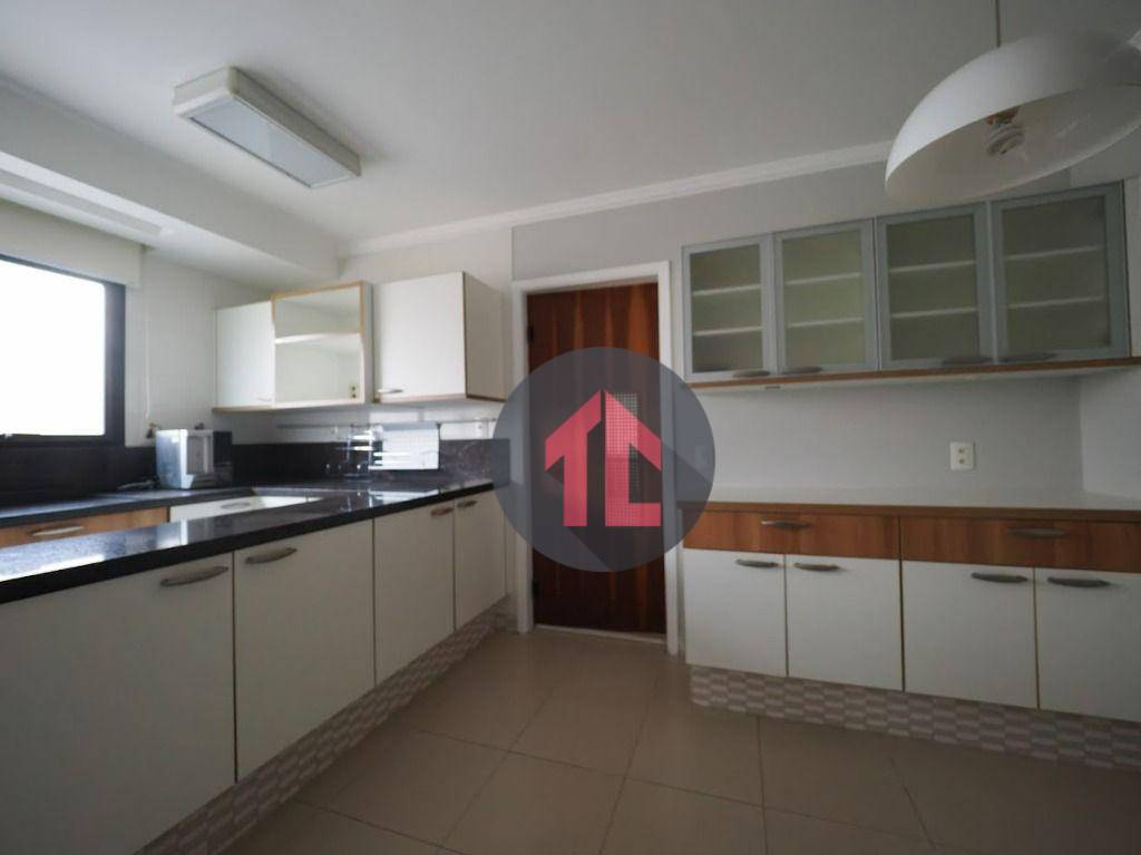 Apartamento à venda com 4 quartos, 246m² - Foto 6