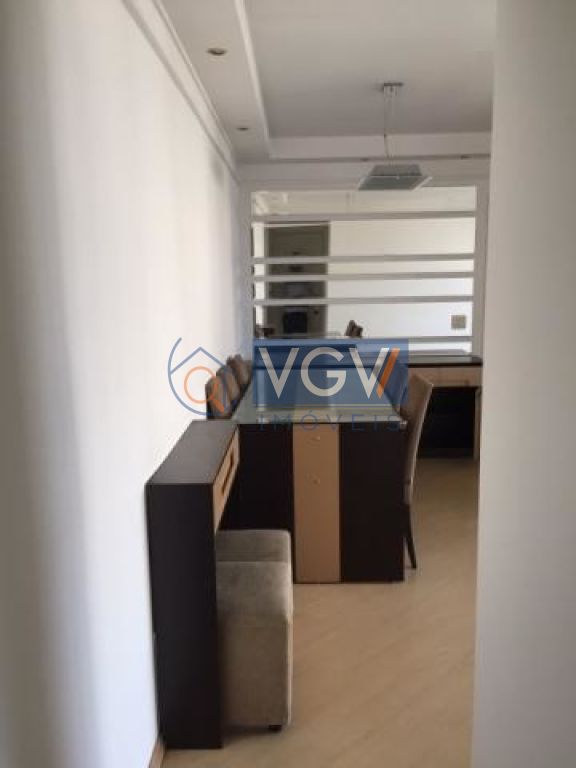 Apartamento à venda com 3 quartos, 73m² - Foto 2