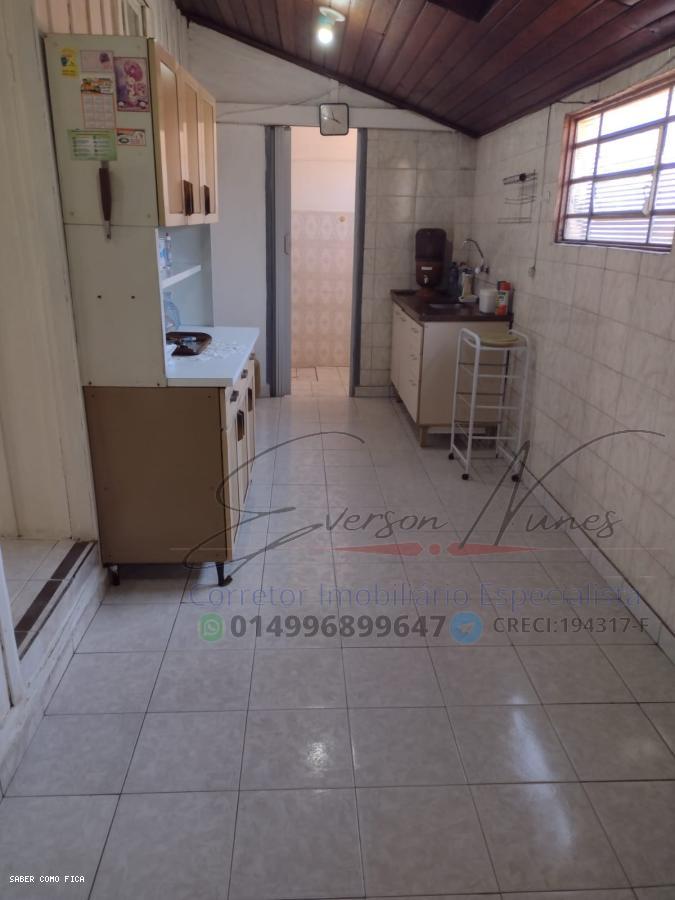 Casa à venda com 3 quartos, 200m² - Foto 15