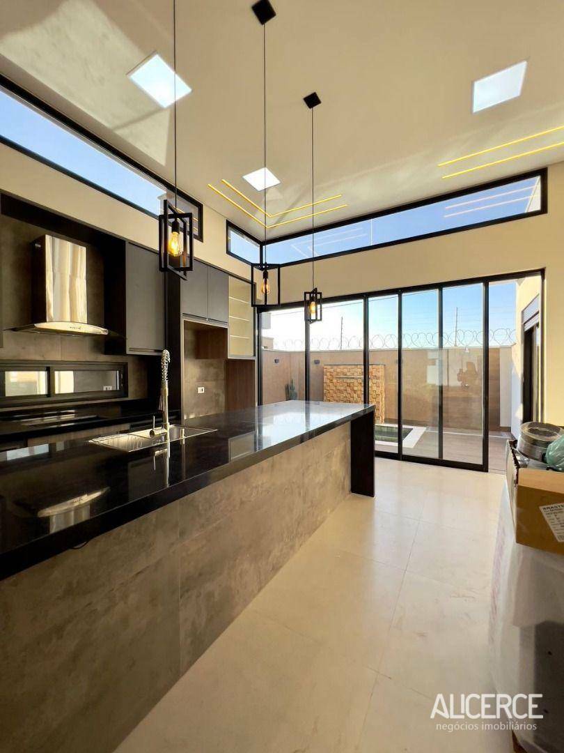 Casa de Condomínio à venda com 3 quartos, 150m² - Foto 4