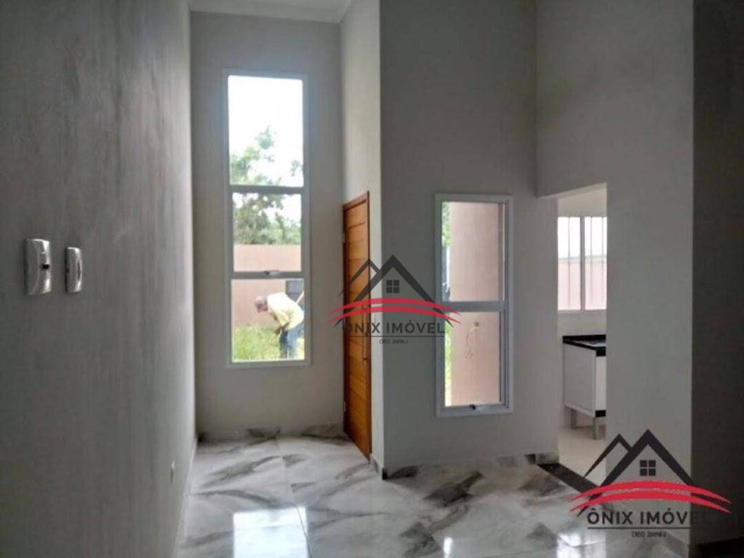 Casa à venda com 2 quartos, 85m² - Foto 2