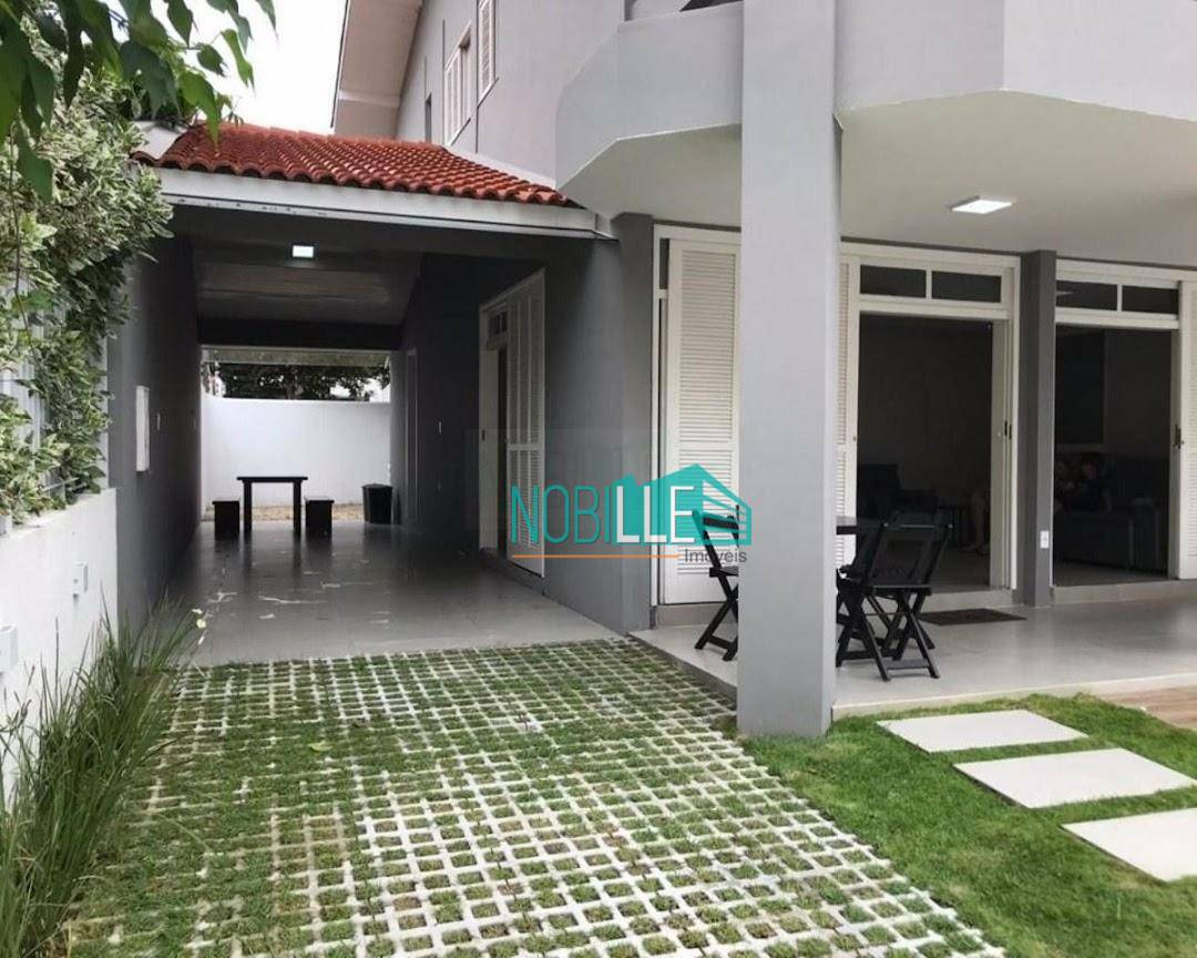 Casa de Condomínio à venda com 4 quartos, 209m² - Foto 2