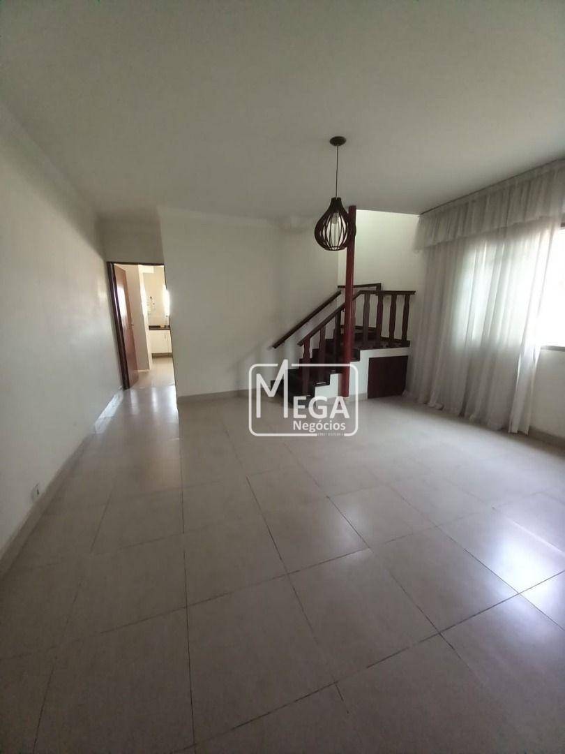 Casa à venda com 3 quartos, 136m² - Foto 1