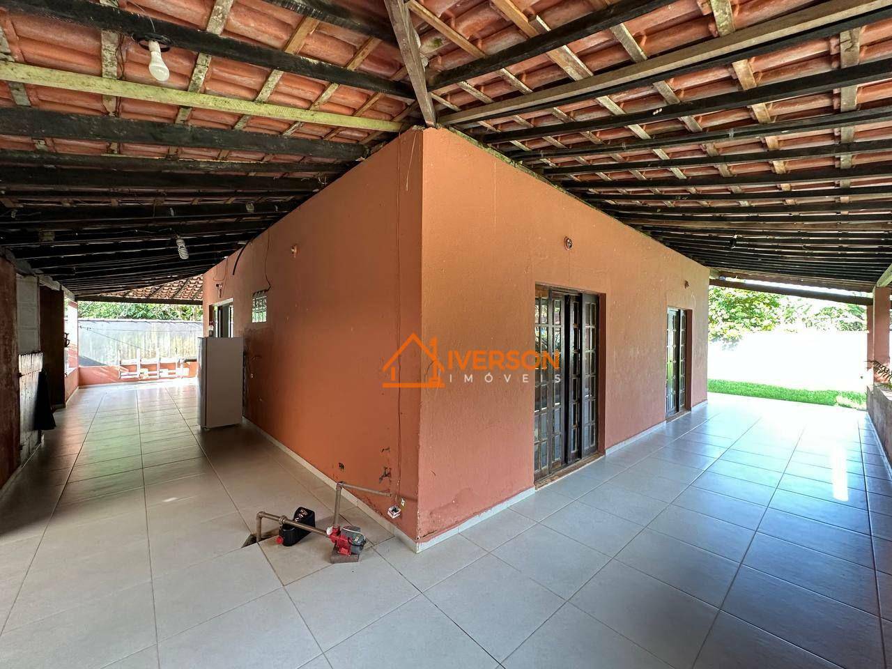 Chácara à venda com 5 quartos, 500m² - Foto 1