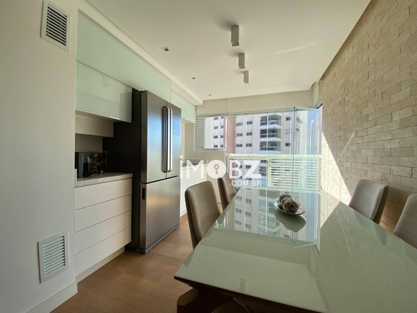 Apartamento à venda com 2 quartos, 57m² - Foto 2