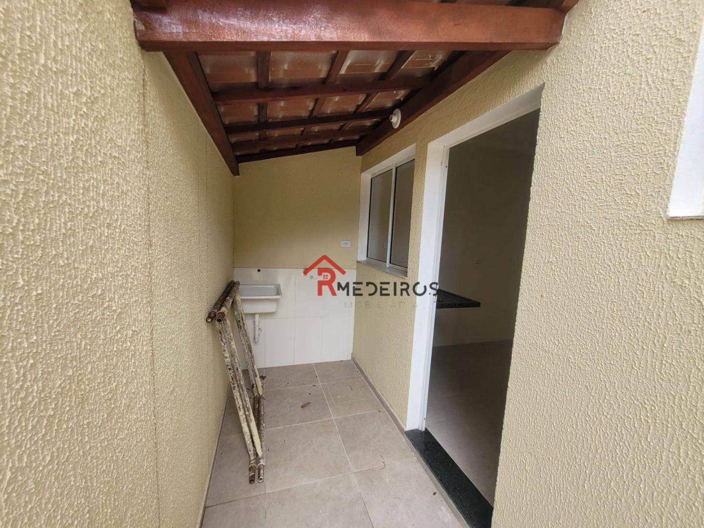 Casa à venda com 2 quartos, 53m² - Foto 9