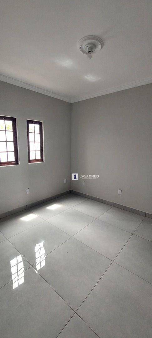 Casa à venda com 4 quartos, 212m² - Foto 11