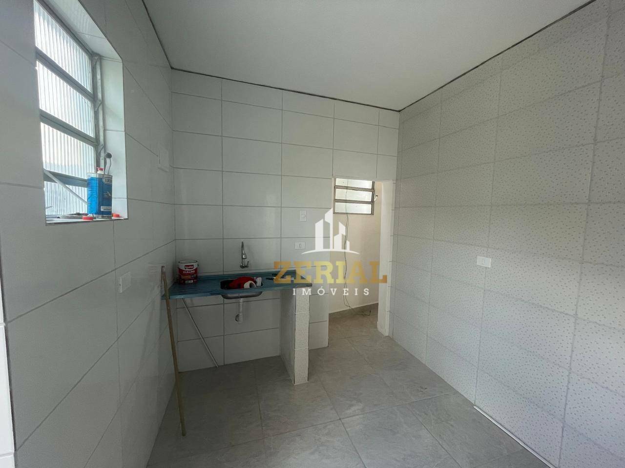 Casa para alugar com 2 quartos, 60m² - Foto 4