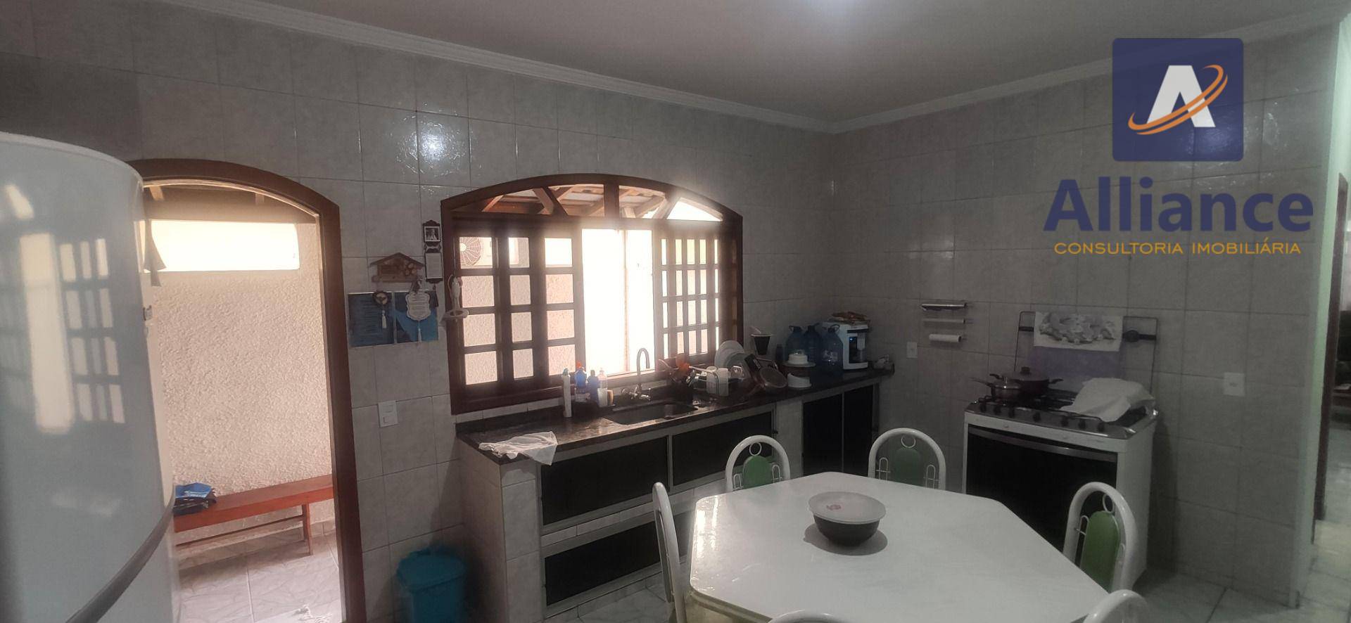 Casa à venda com 3 quartos, 160m² - Foto 4