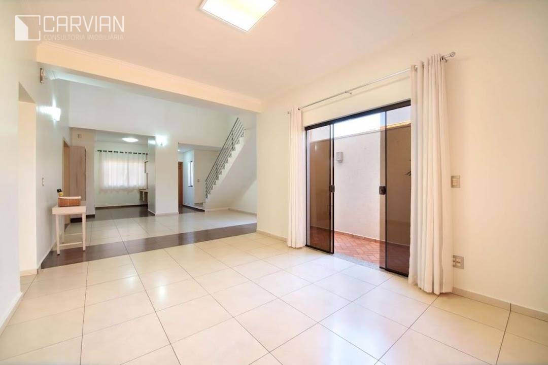 Casa de Condomínio à venda com 3 quartos, 250m² - Foto 4